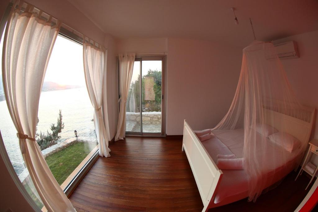 Reyhan Hotel Karaburun  Pokoj fotografie